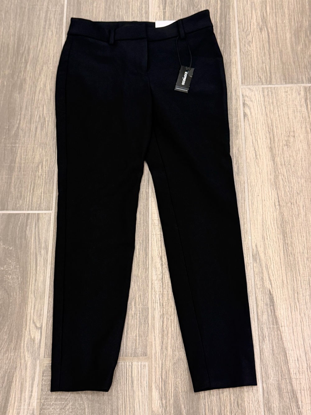 NWT Express Mid Rise Skinny Editor Slacks 0 Short